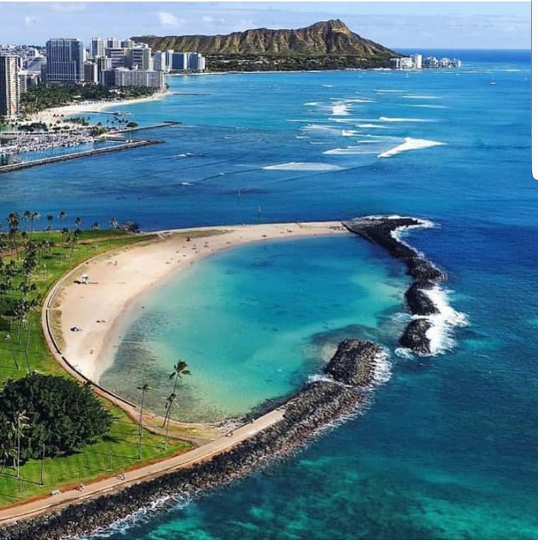 Ala Moana Center and Ala Moana Beach Park