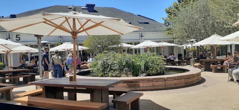 Larkspur Landing Circle Café