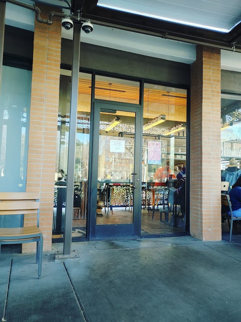 Mikuni Japanese Restaurant & Sushi Bar