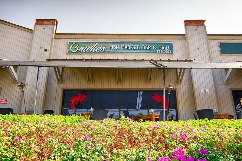 Umekes Fish Market Bar & Grill