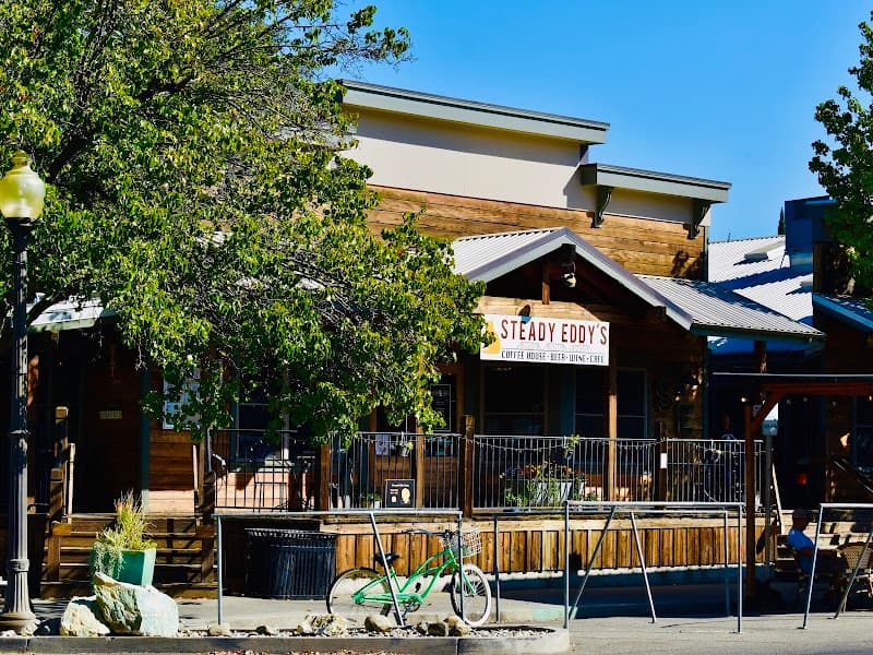 Yolo Traders Bistro