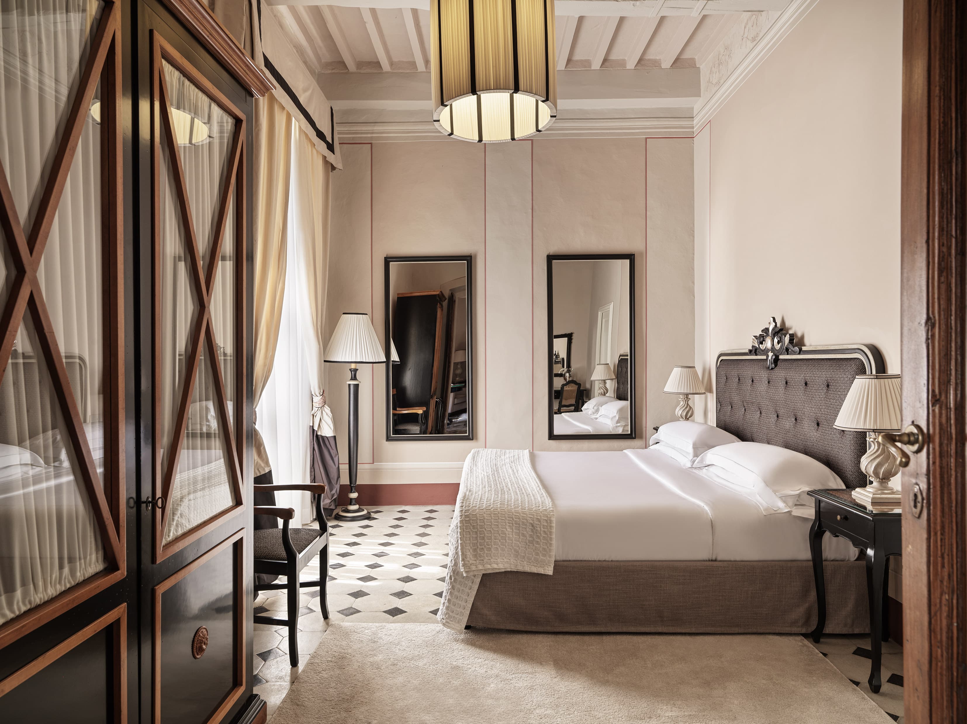 Courtyard Junior Suite