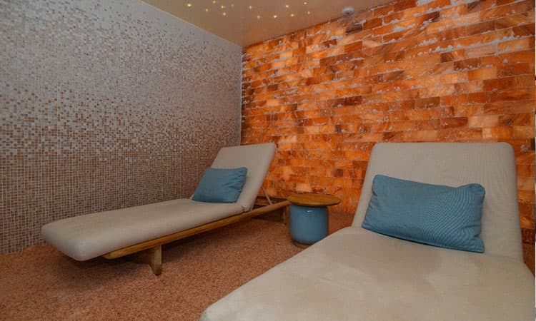 Classic Room, City View — Twin Beds