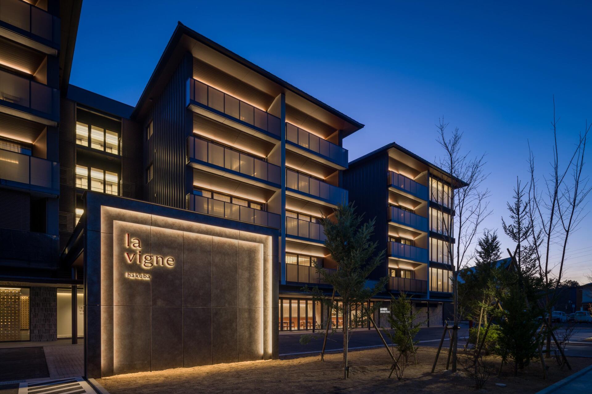 HOTEL LA VIGNE HAKUBA by Onko Chishin