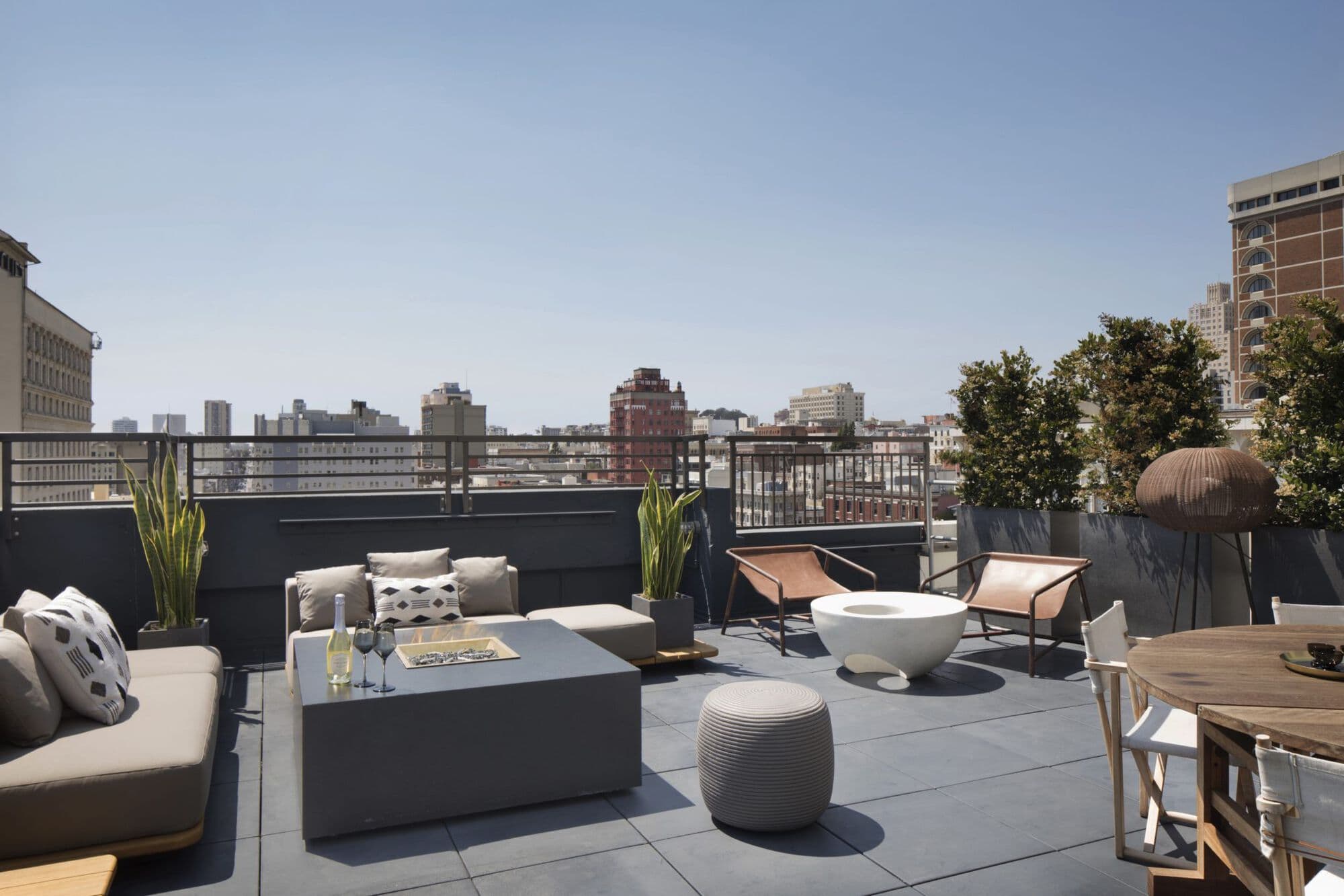 G Terrace Suites