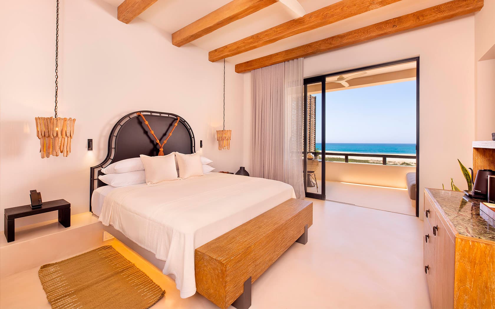 King Premium Ocean Front Suite