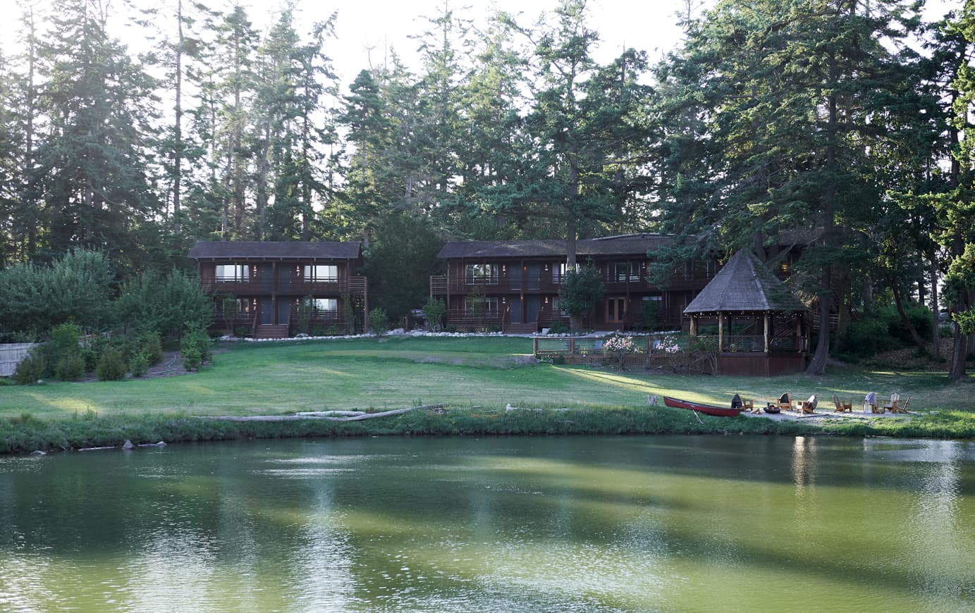 Lagoon Rooms
