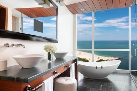 One-Bedroom Oceanview Suite