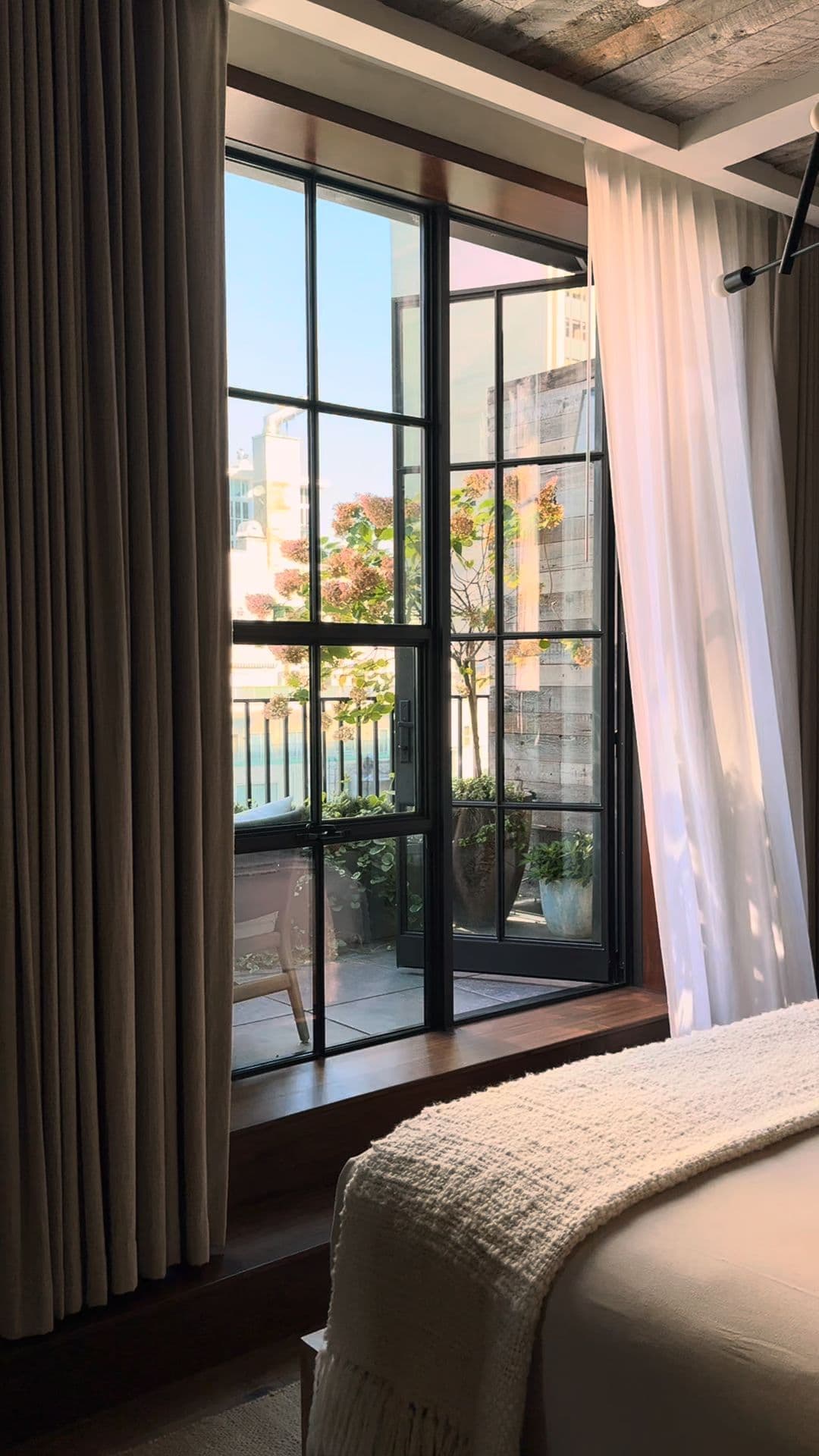 Alcove Jr. Suite