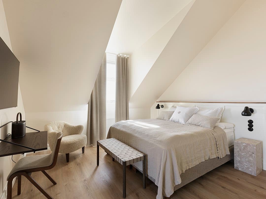 Attic Room (Súðarherbergi)