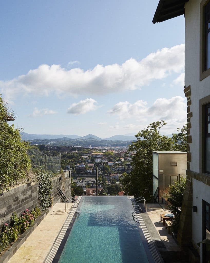 Suite Ulia Pool View