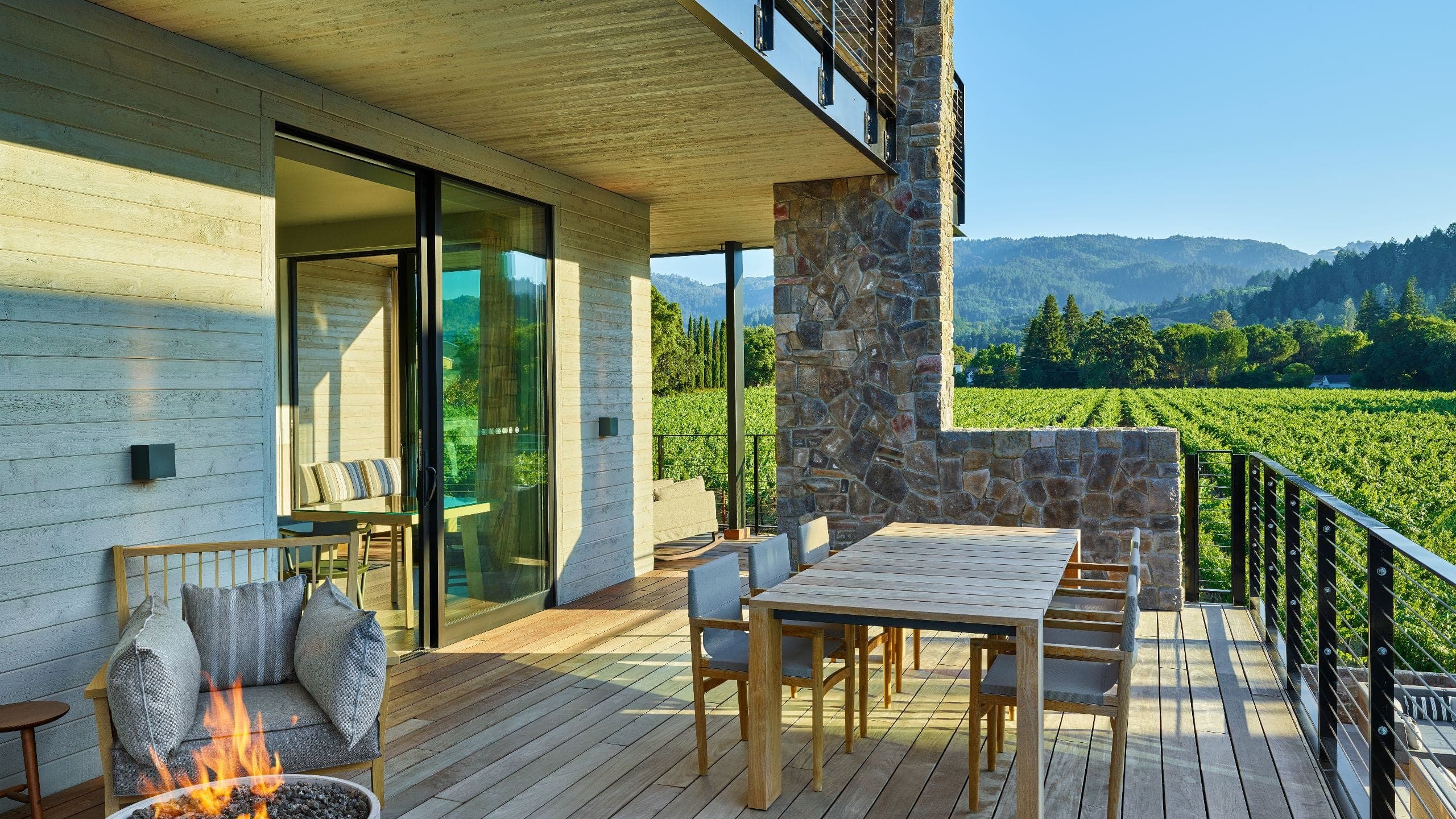 Streamside Balcony Deluxe King
