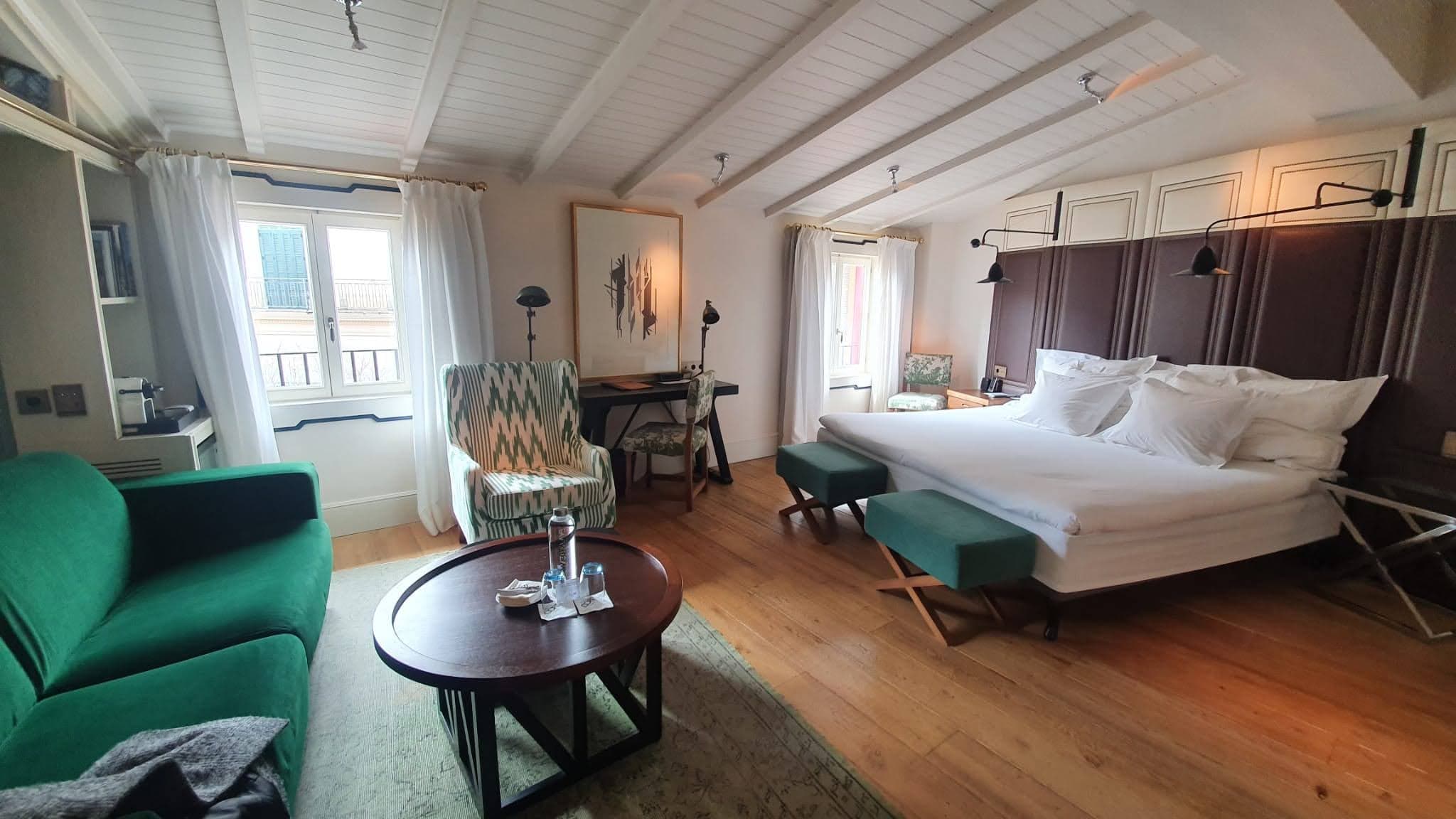 Intimate Suite