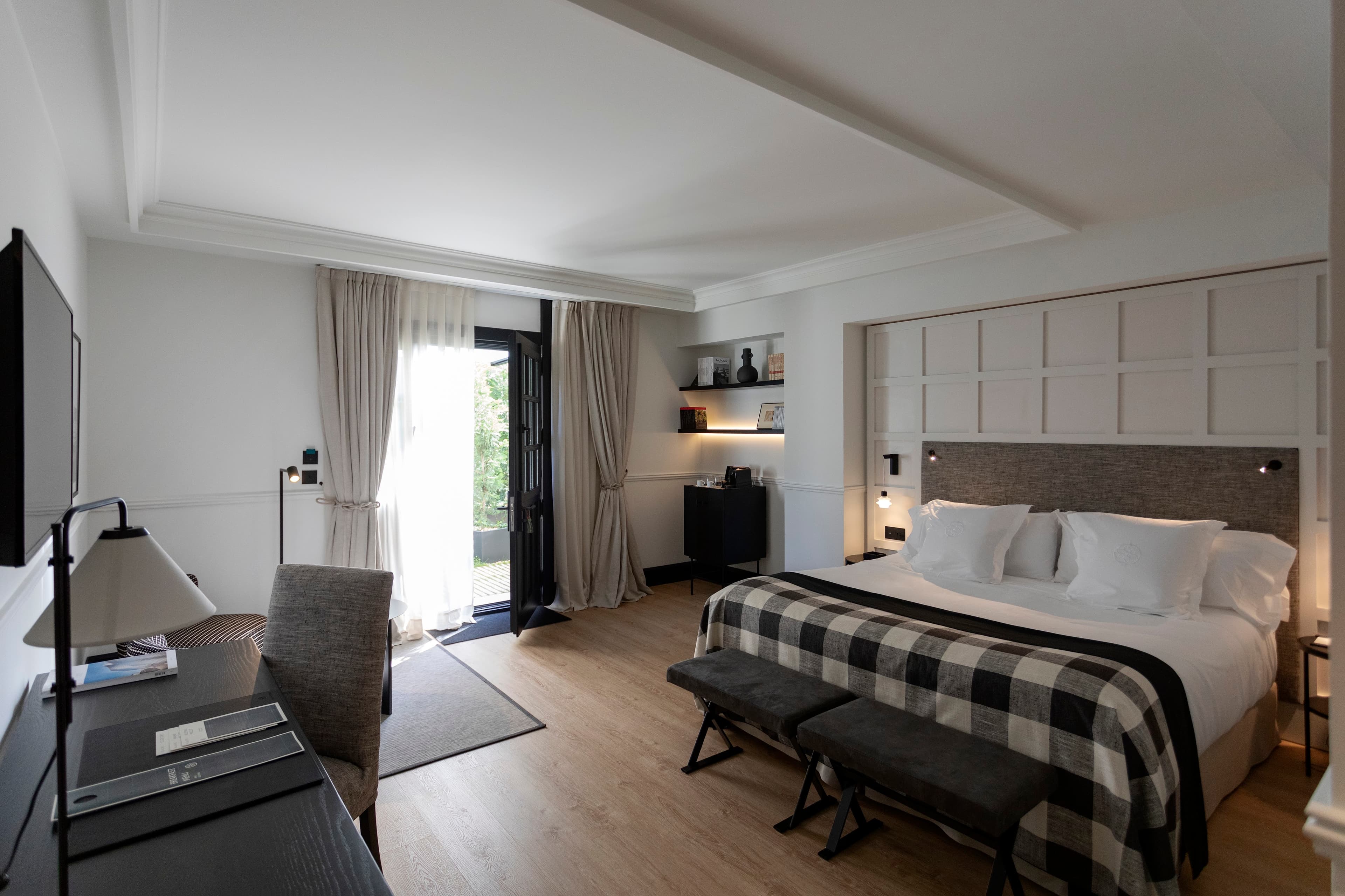 Garden Privilege Room