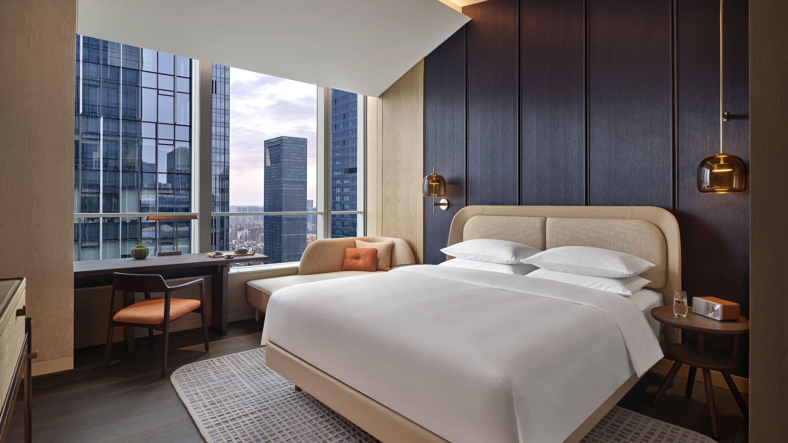 1 King Bed