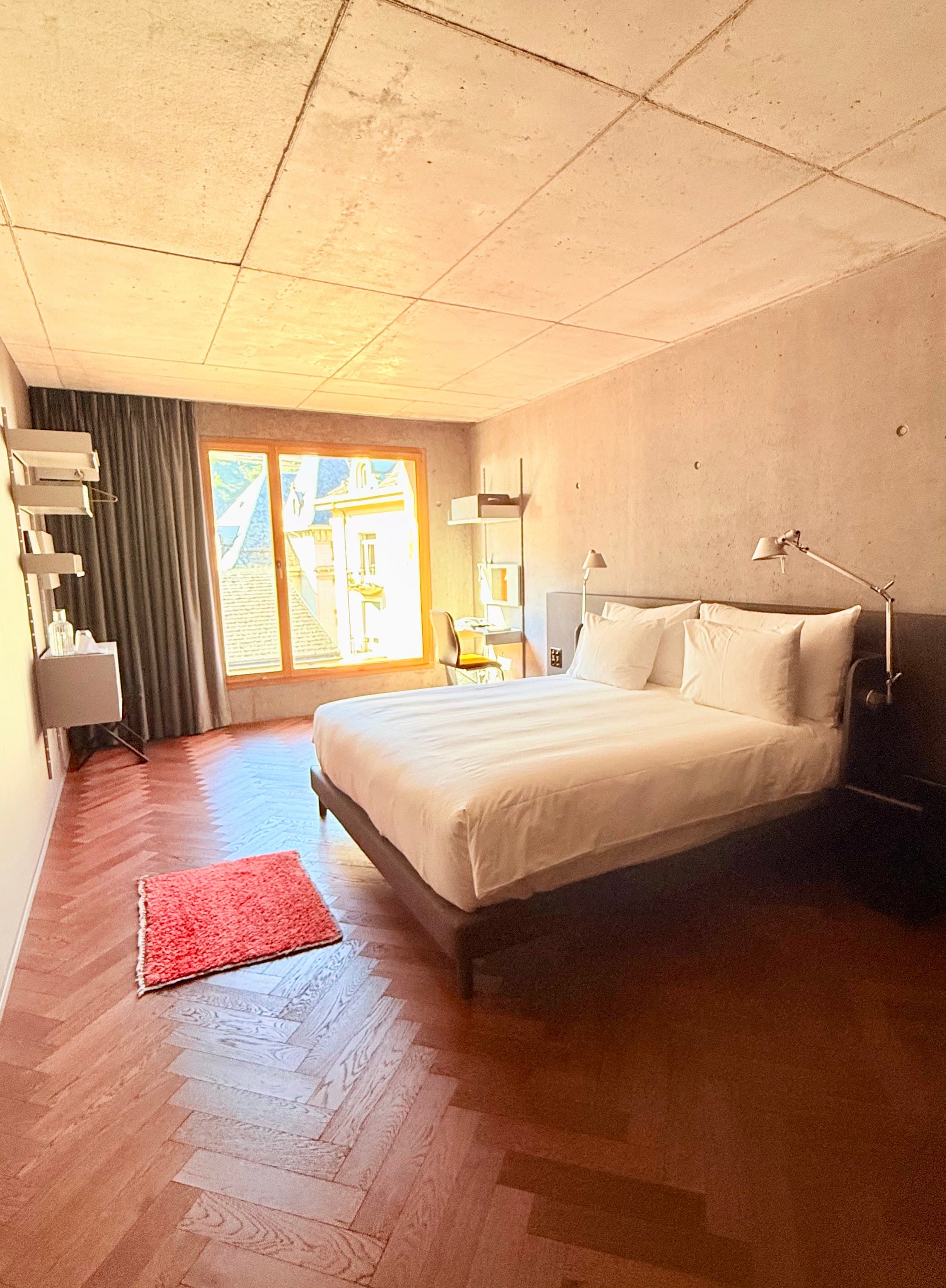 1100 hL Suite with Bathtub