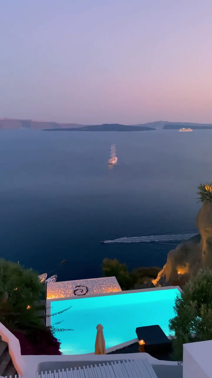 Deluxe Suite with Outdoor Hot Tub