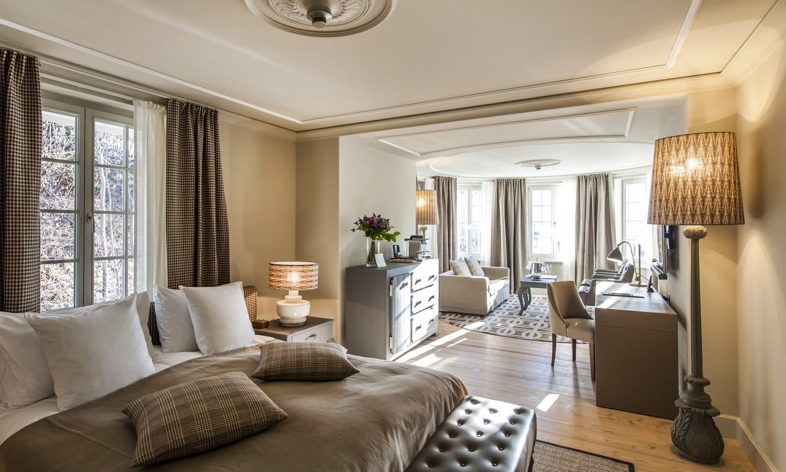 Deluxe Chic Room