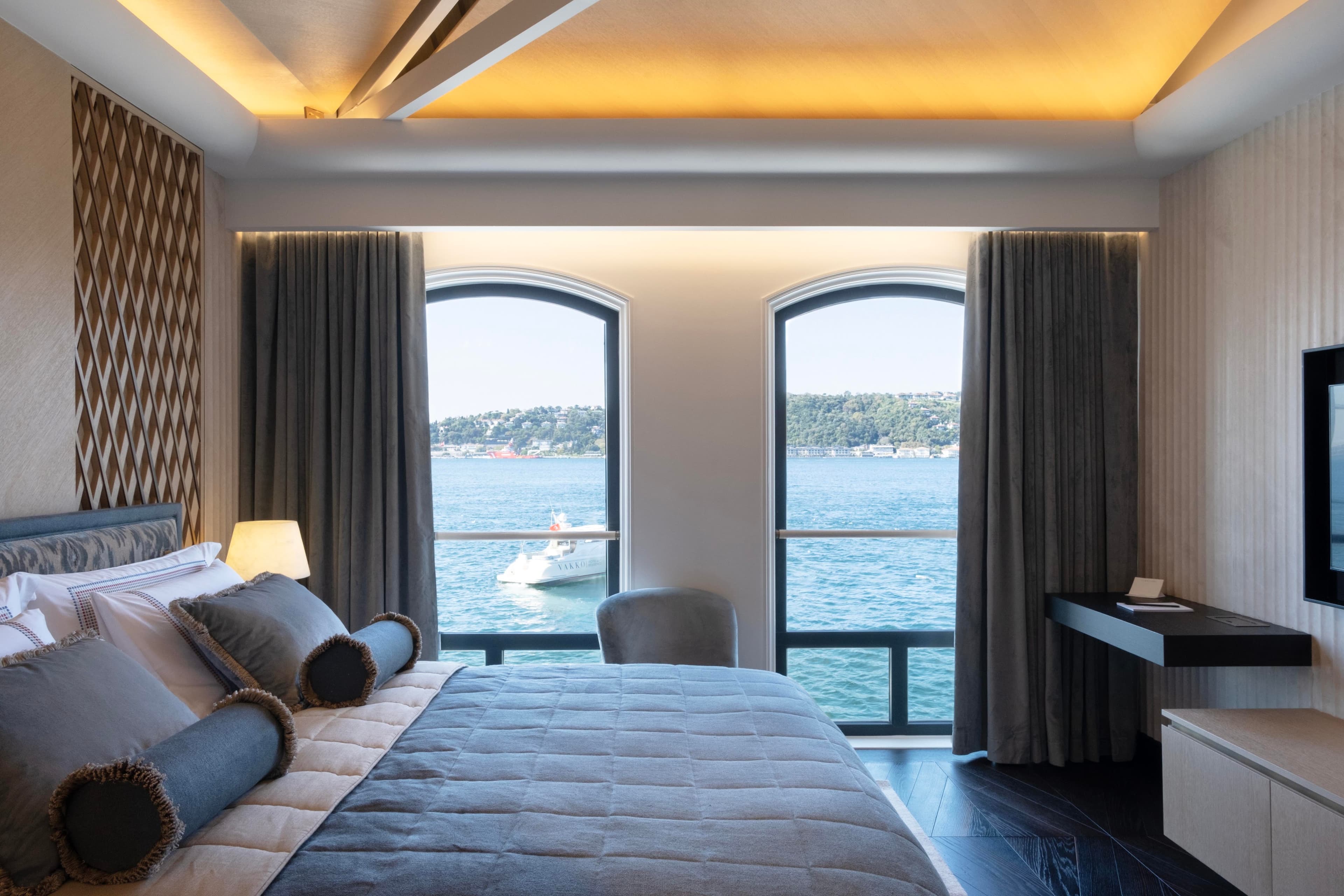 Room Bosphorus