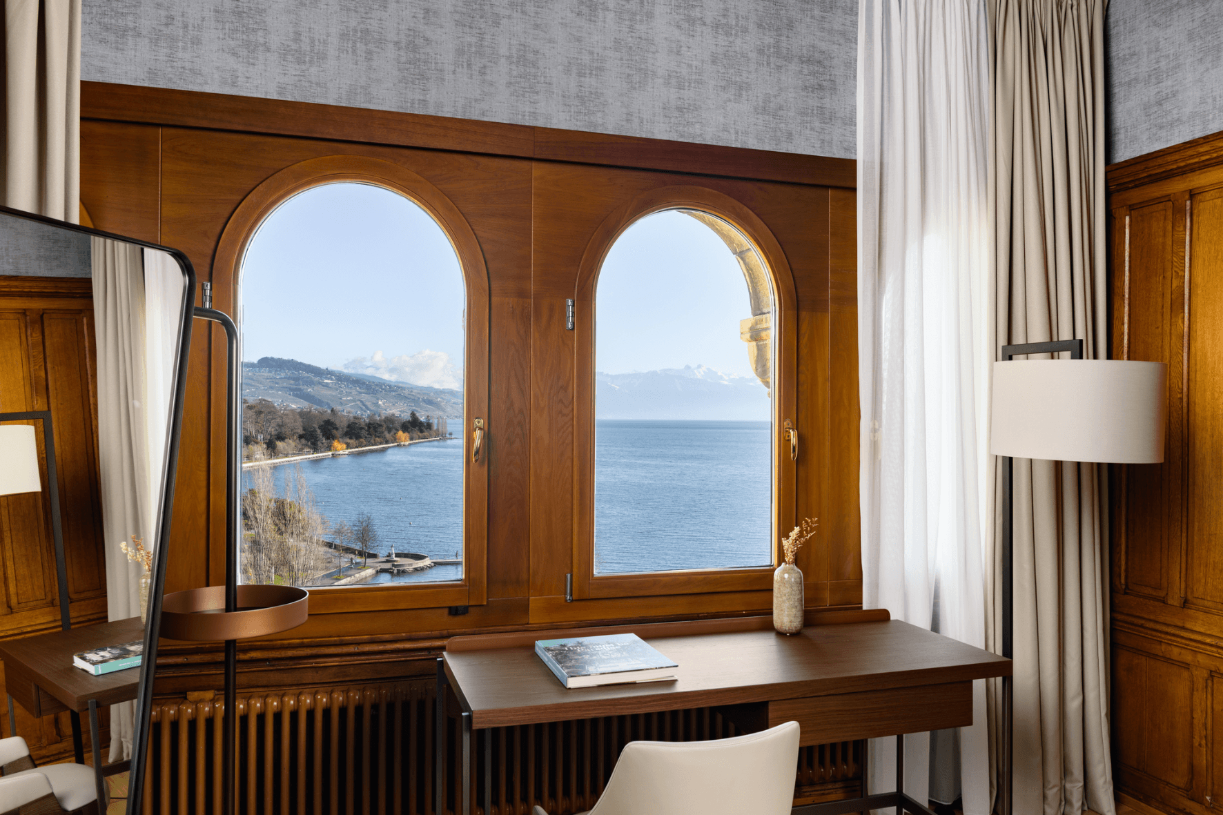 Deluxe Lake-View Room