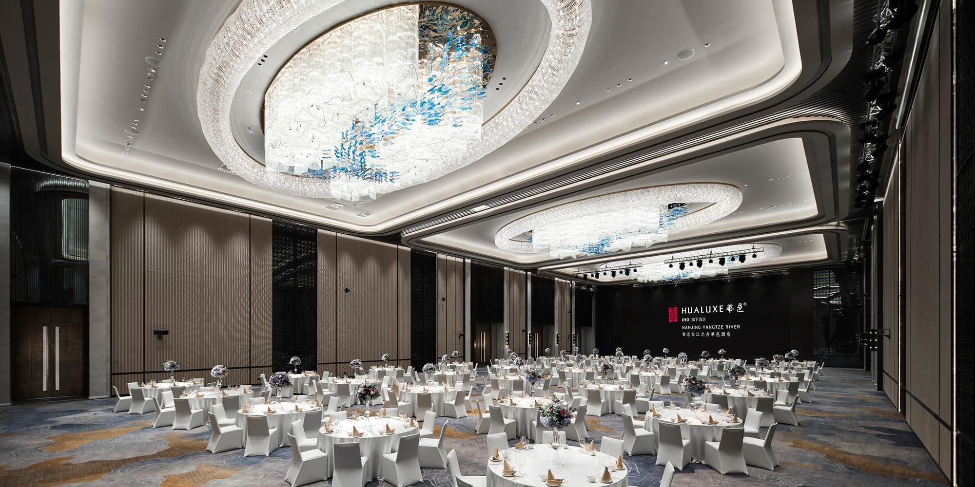 HUALUXE Club Room