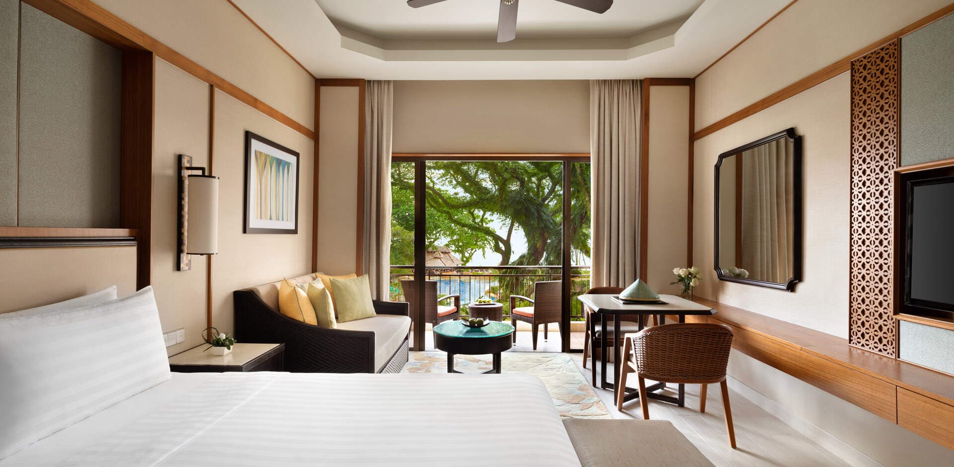 Garden Wing Deluxe Family Room