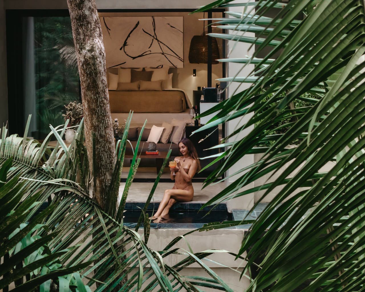 Canopy Suite + Private Balcony