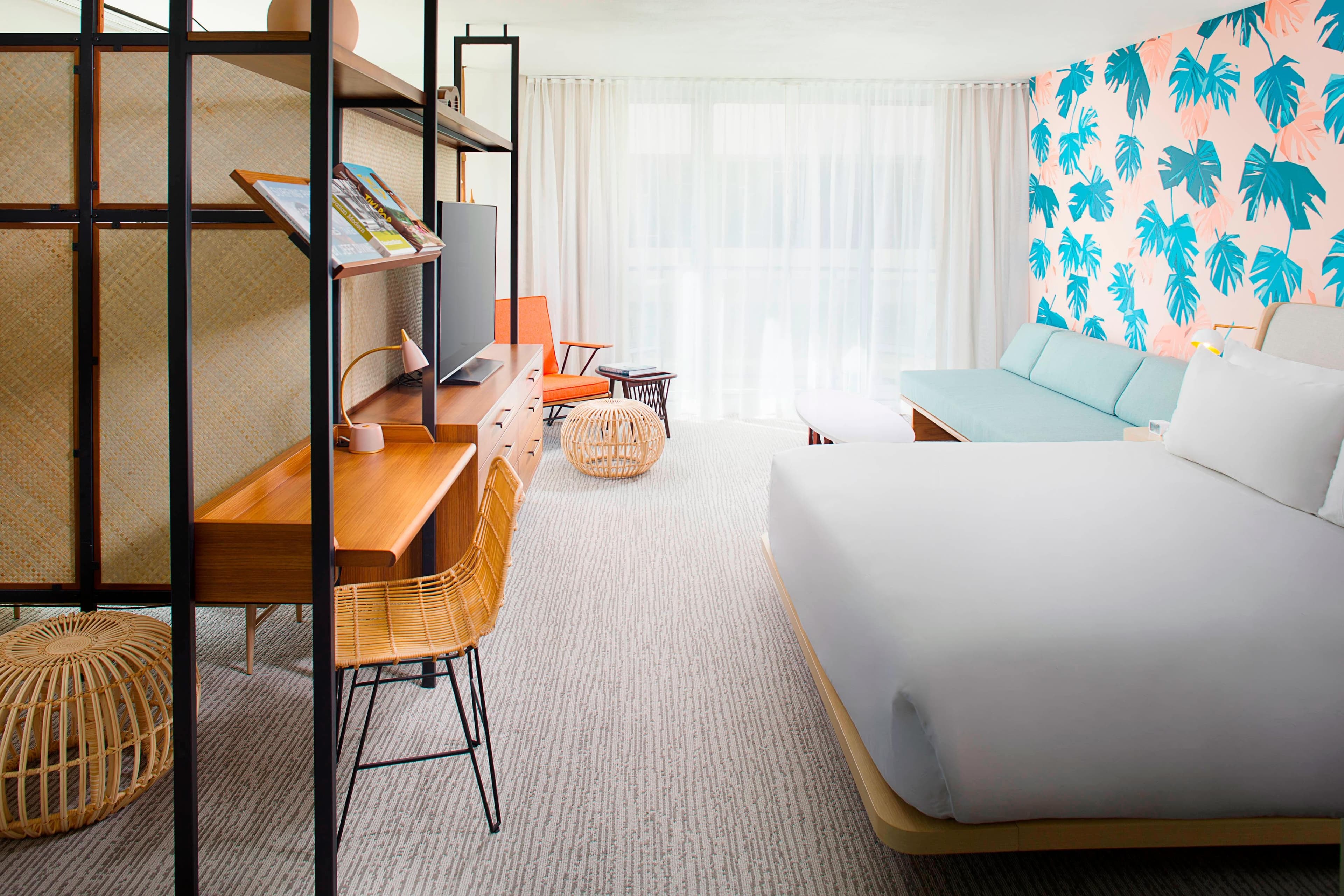 Cabana Room, 1 King, Poolside