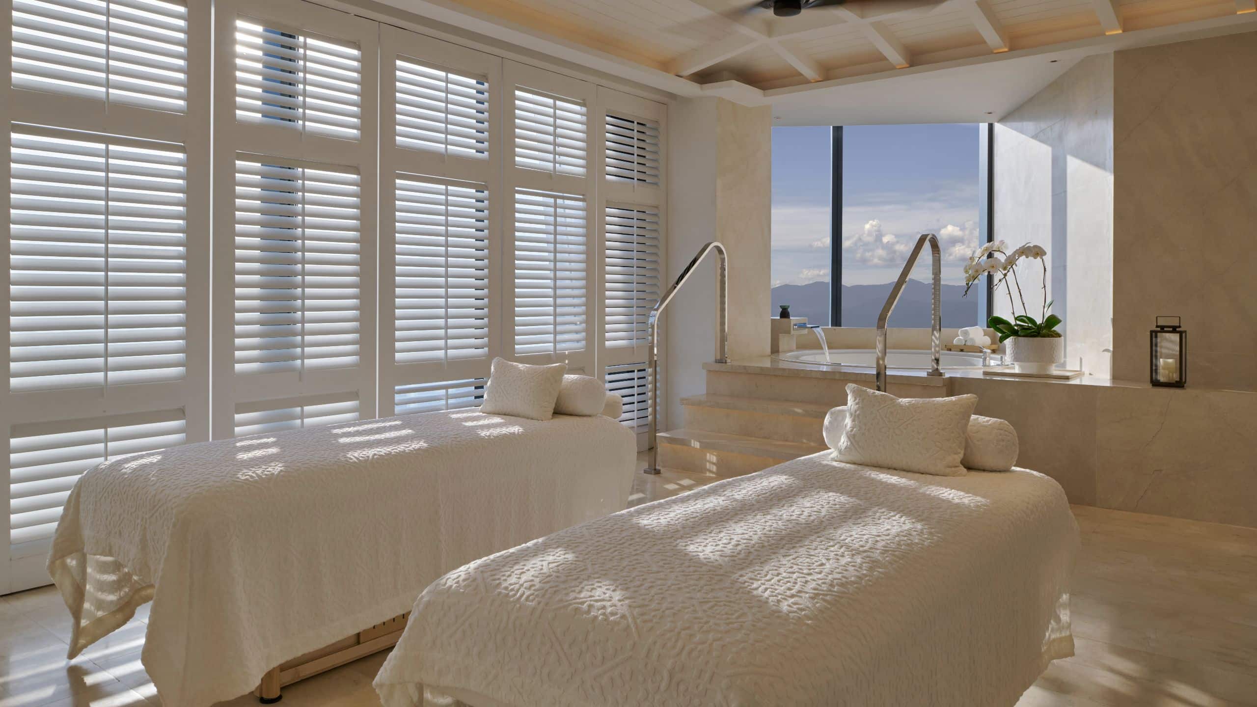 1 King Bed