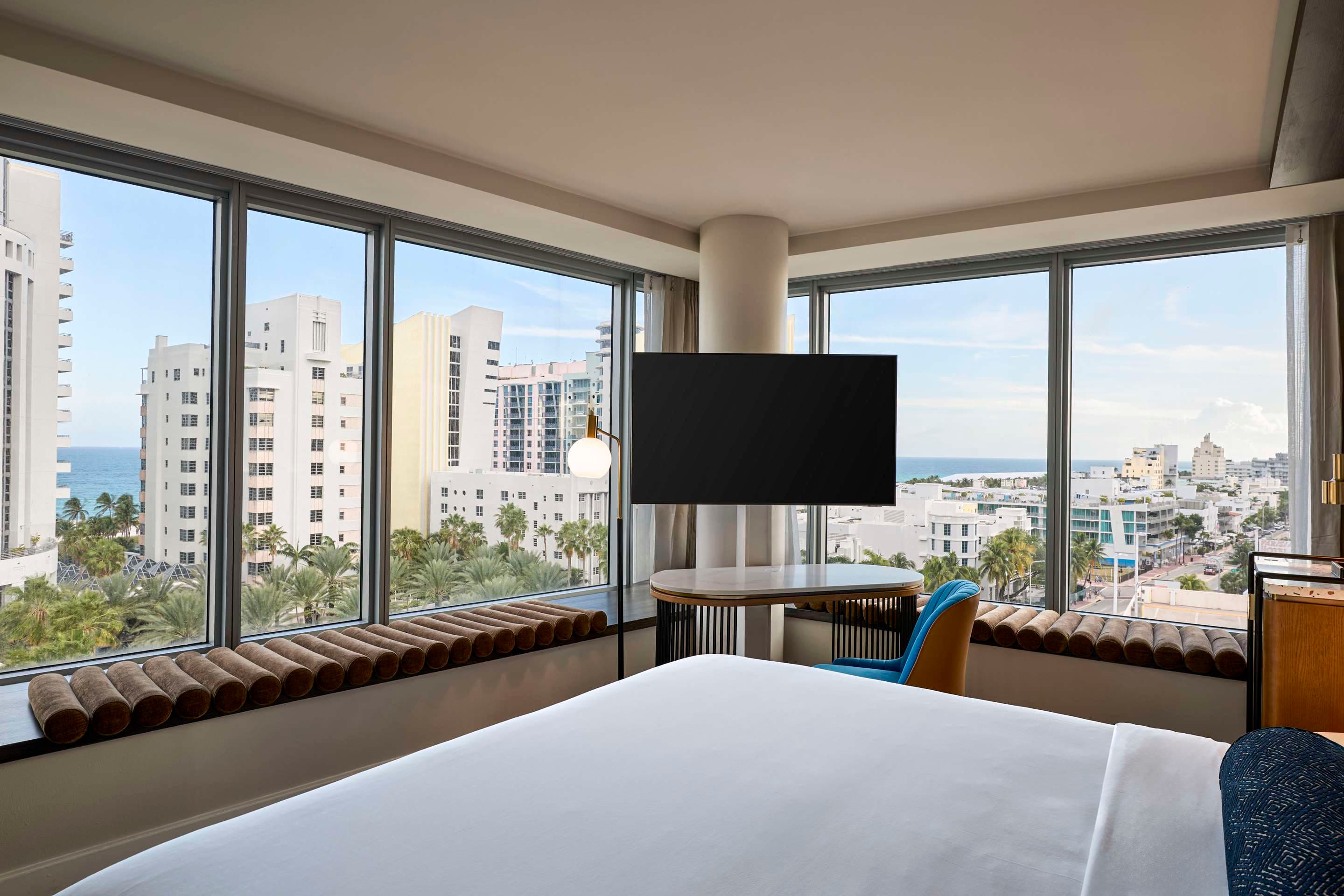 1 King Bed Deluxe