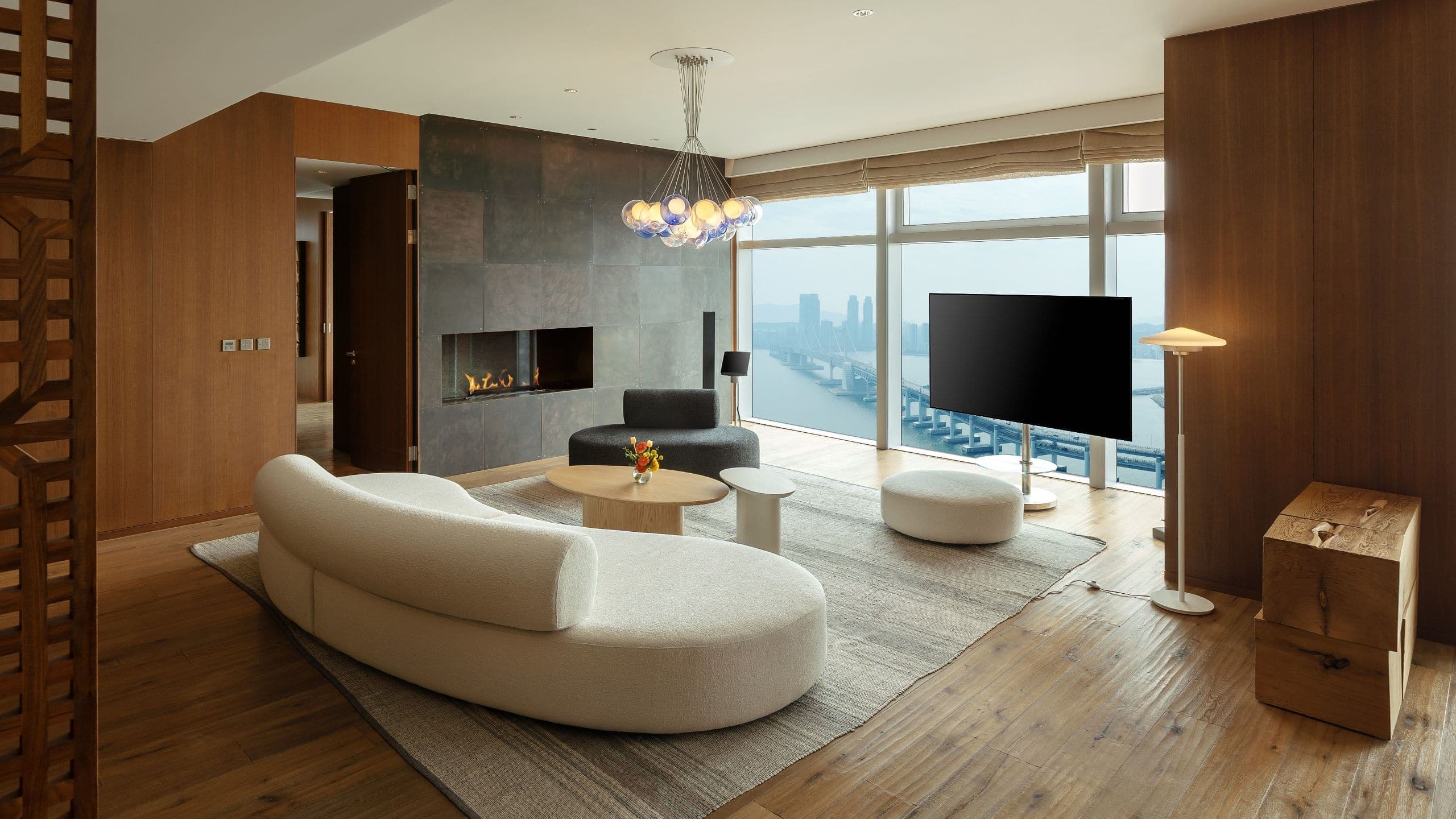 Diamond Bridge Suite