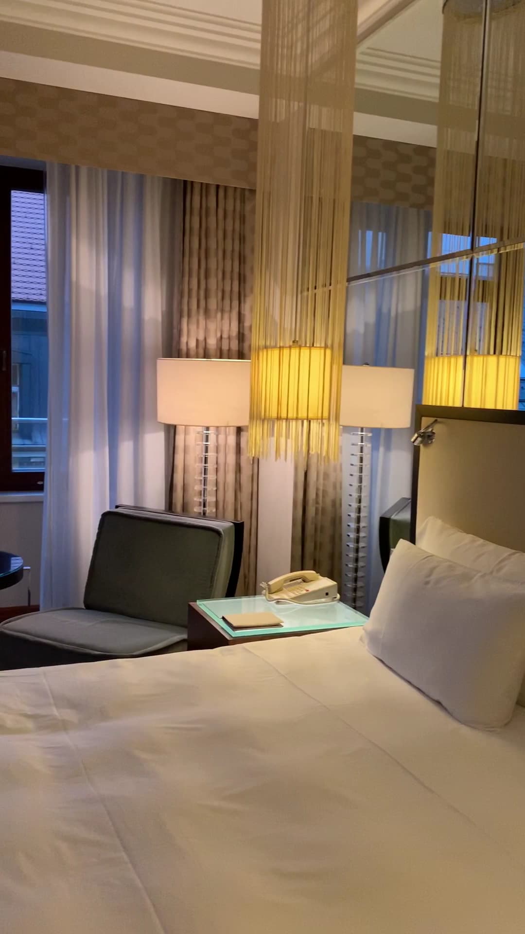 Almanac X Room with Balcony