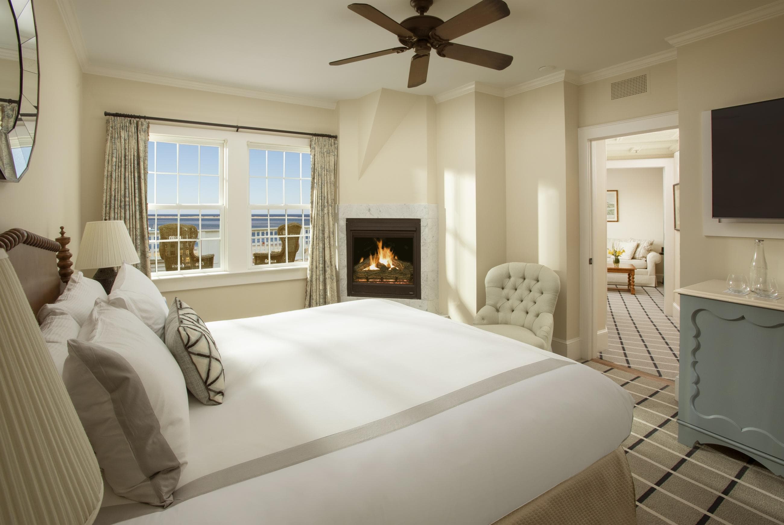 Deluxe Main Inn Room