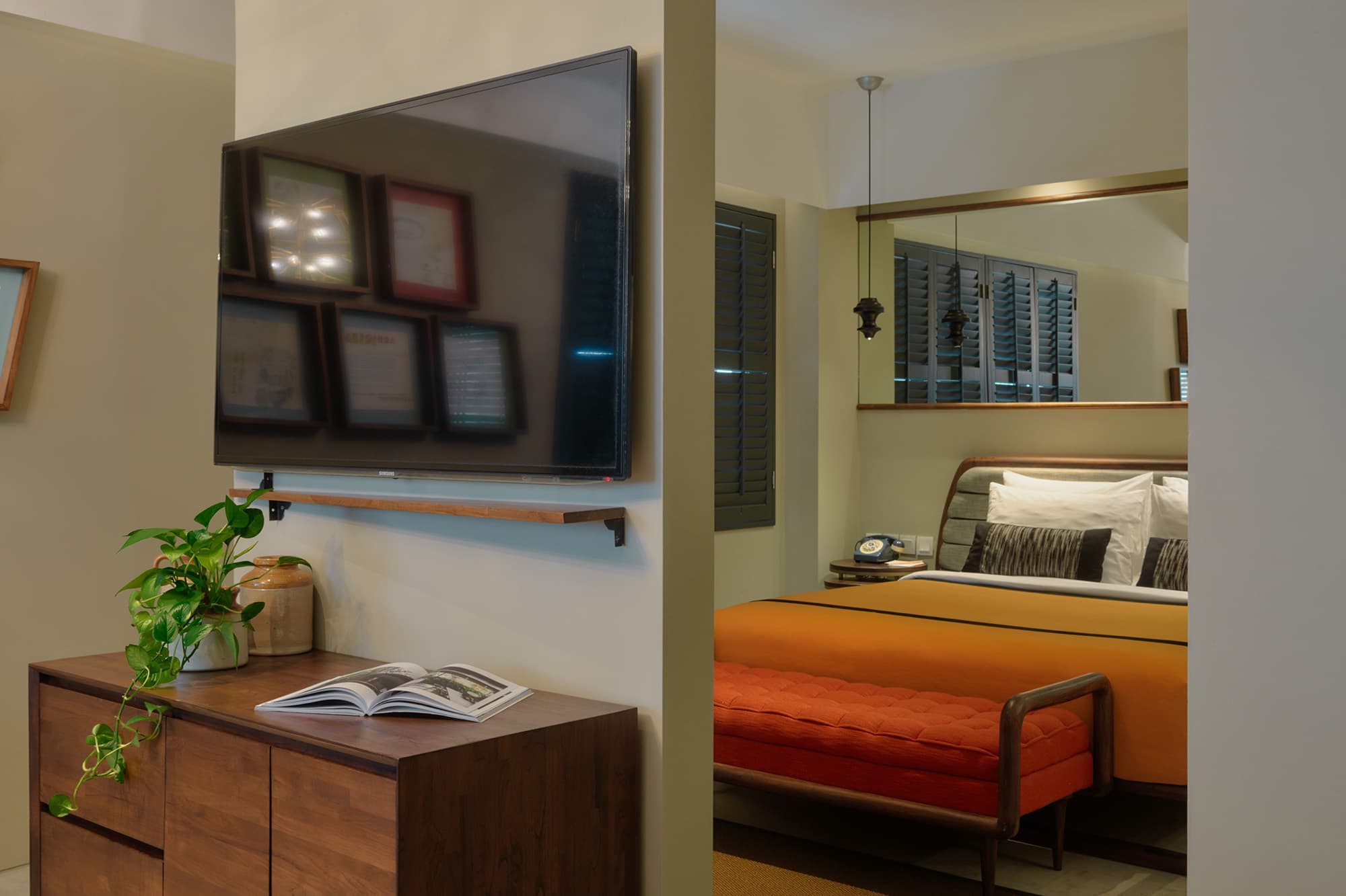 Spatia Room
