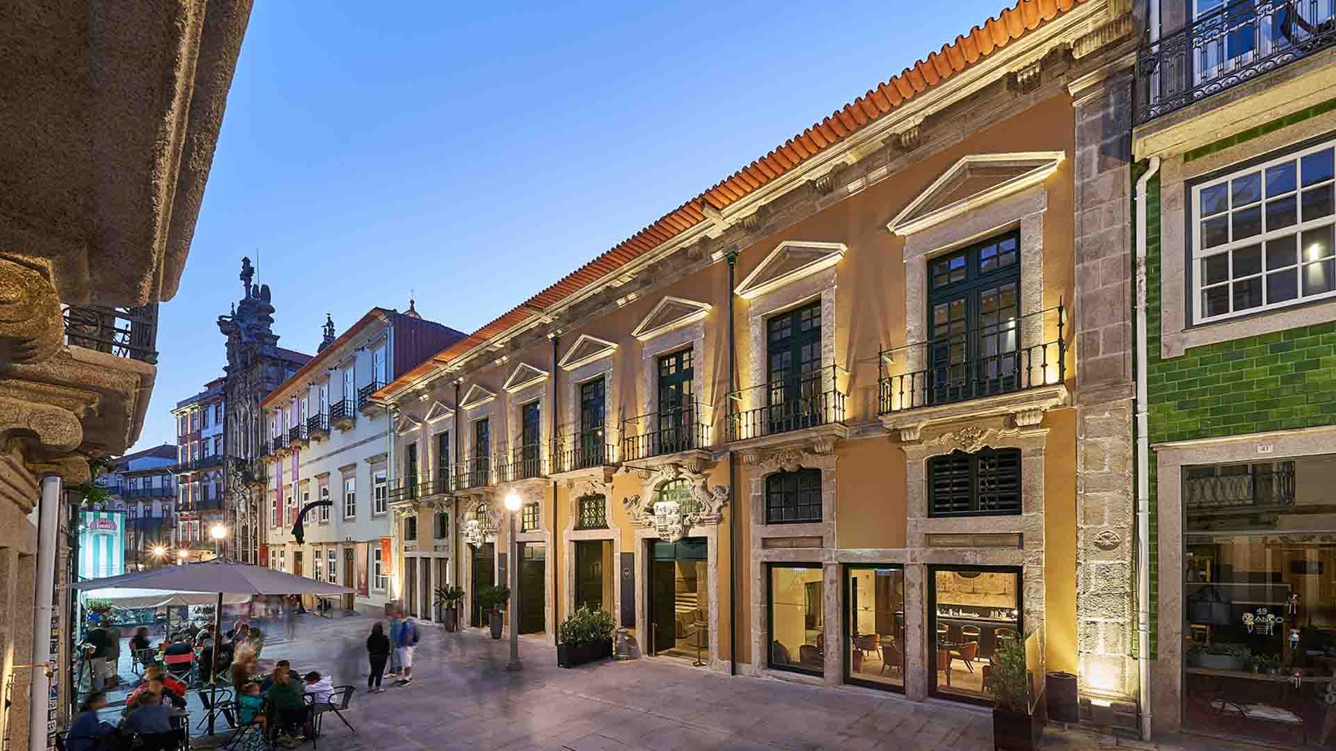 PortoBay Flores