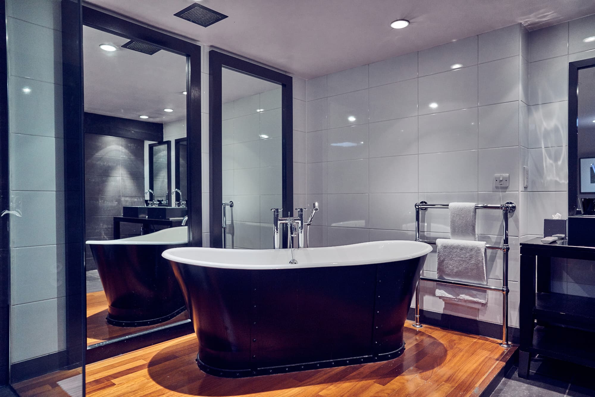 Signature Suite (Samson)