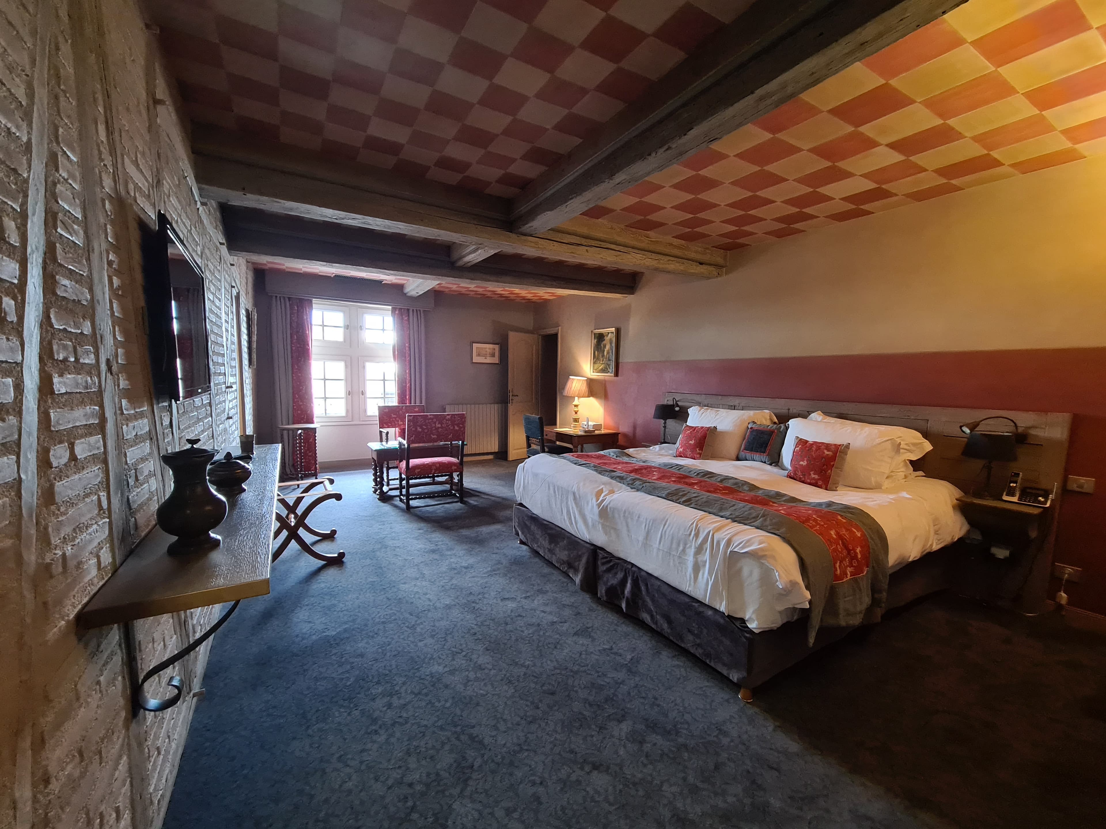 Prestige Room