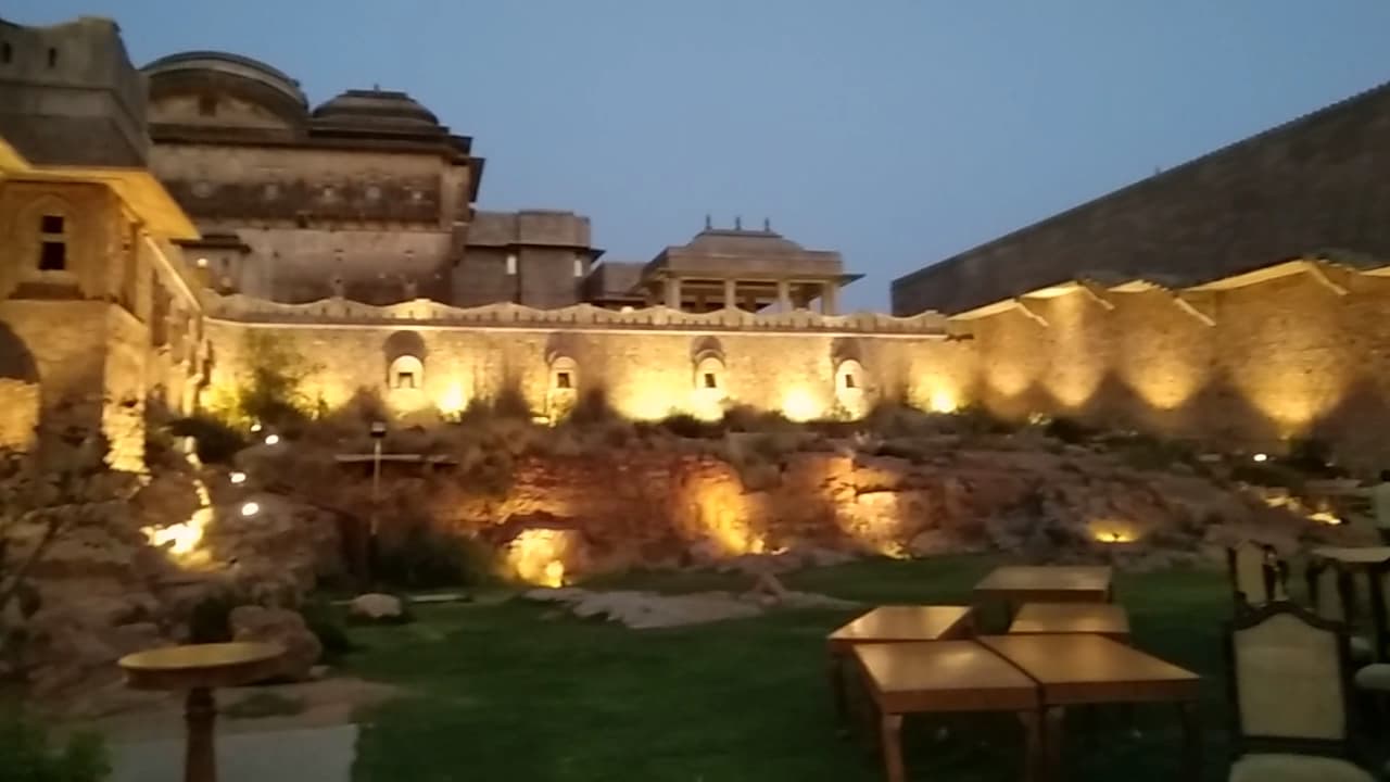 Thakur Bhagwati Singh Hot Tub Suite