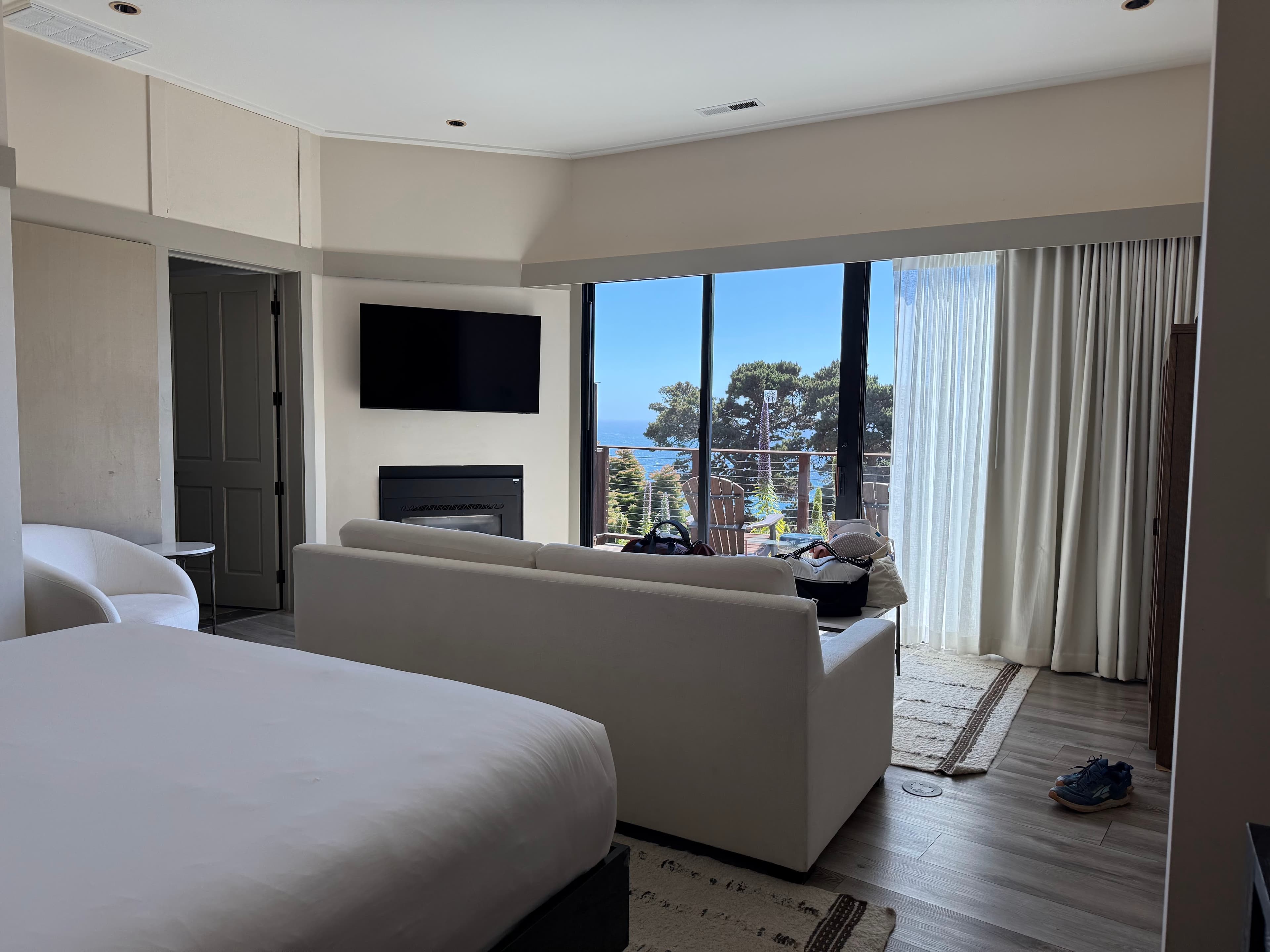 Deluxe, Partial Ocean View