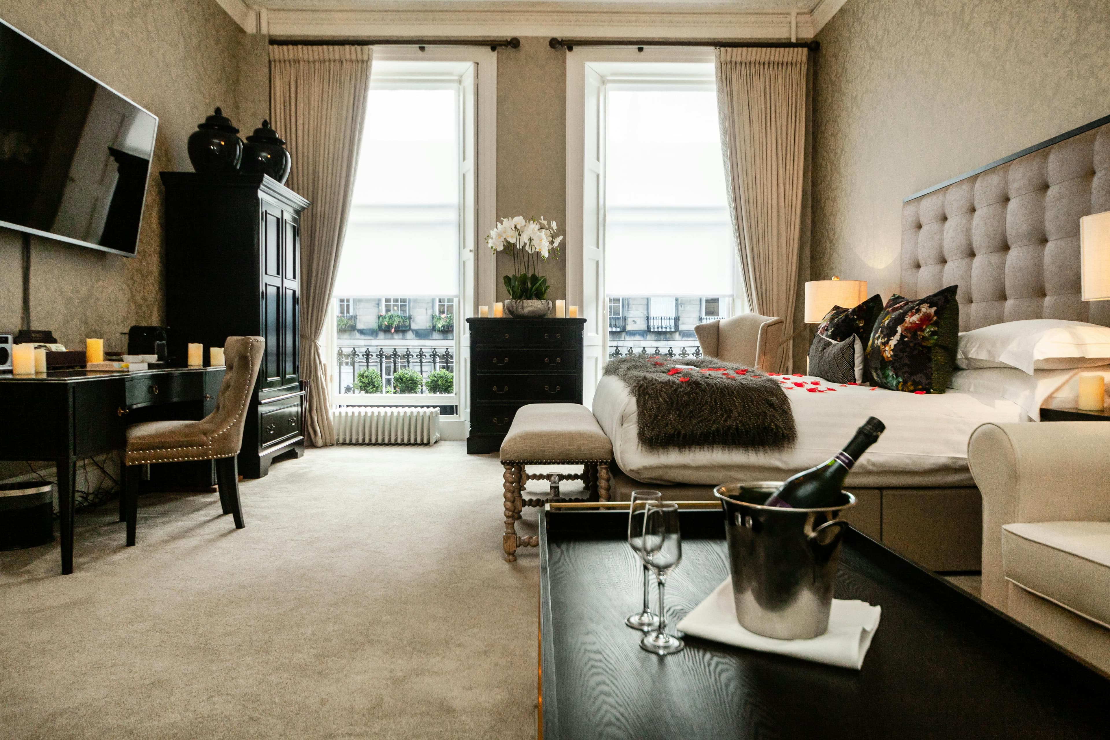 Townhouse Grand
