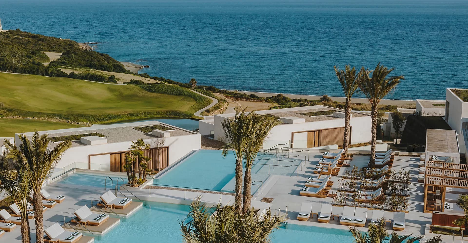 Deluxe Sea View 2 Queen