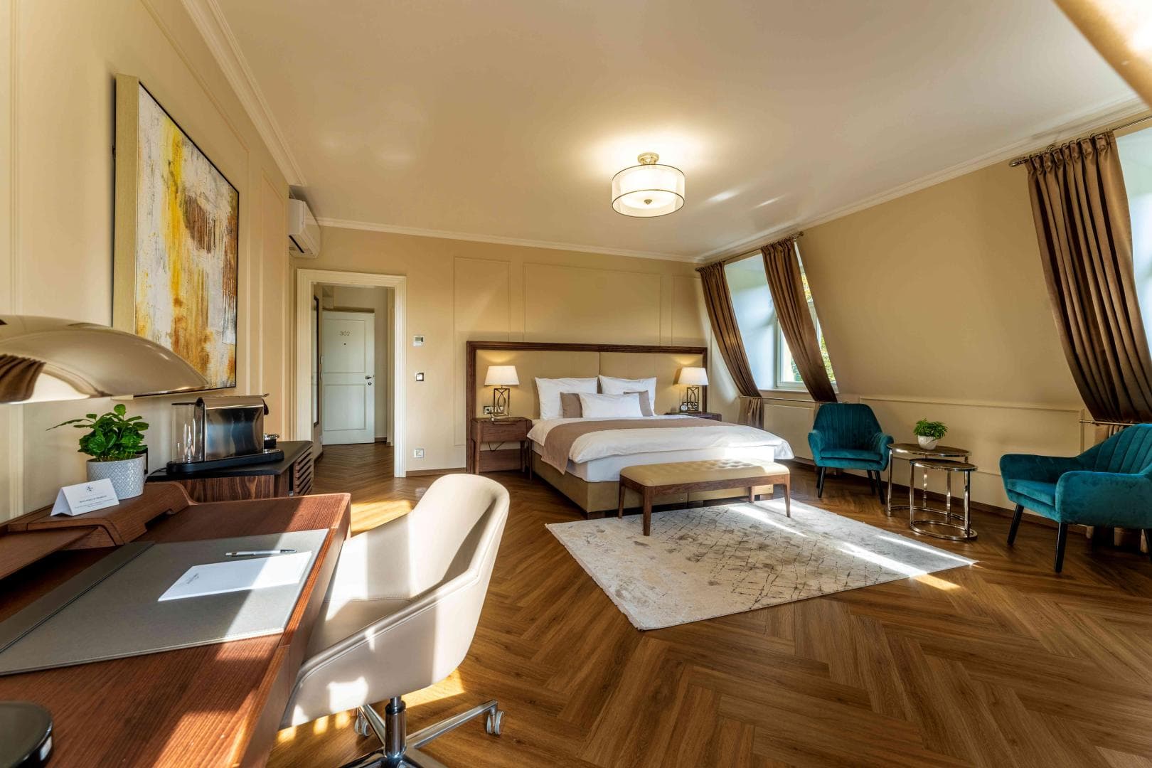 Luxury President Suite