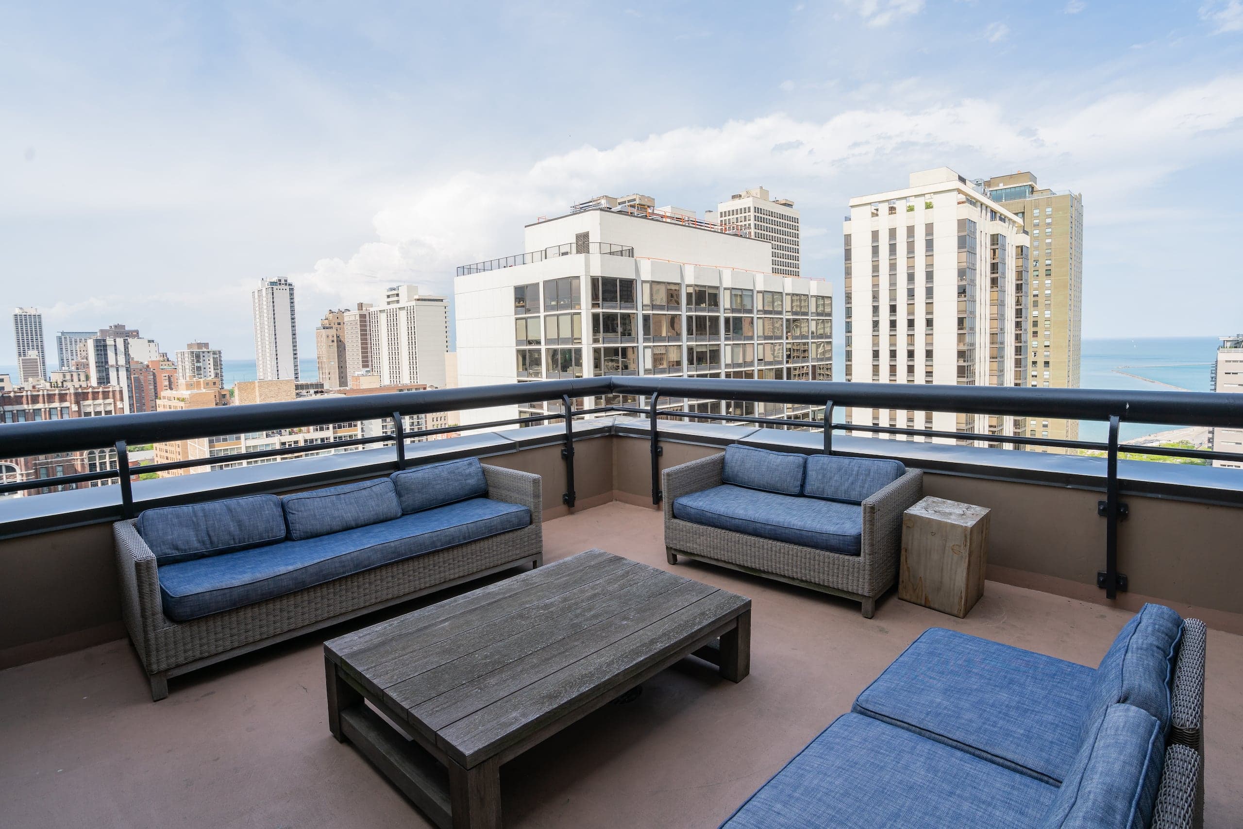 1 King Bed High Floor
