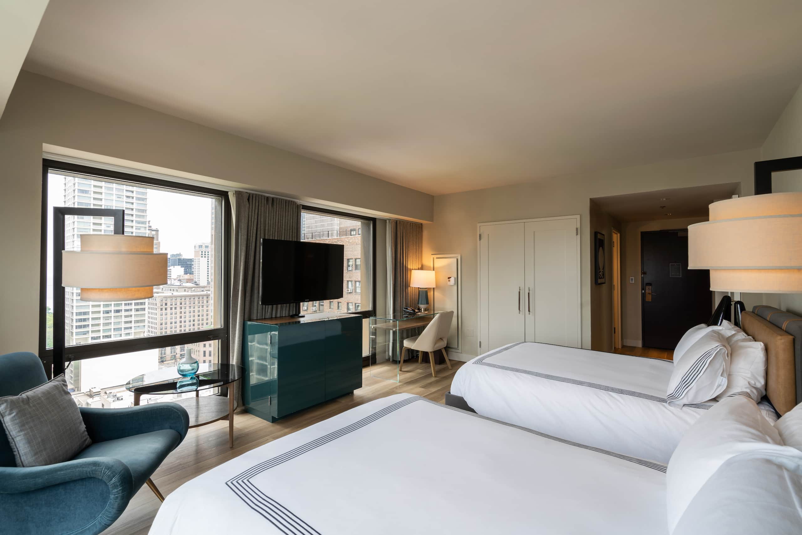 1 King Bed