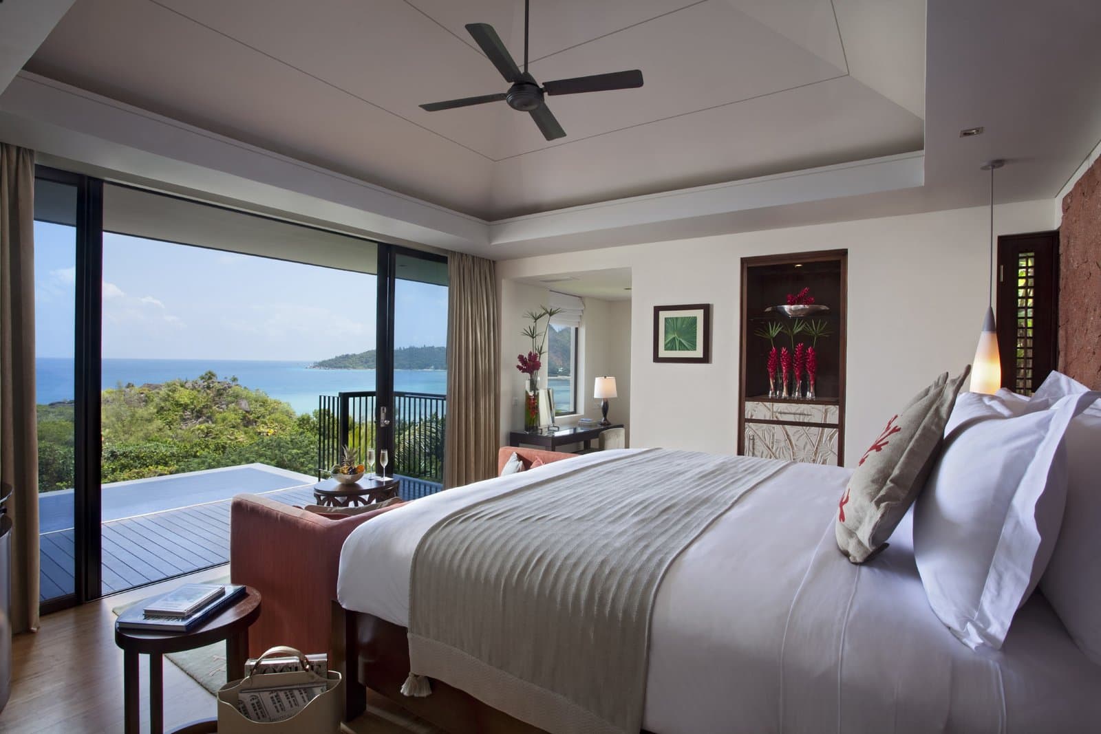 Grand Hillside Garden View Pool Villa