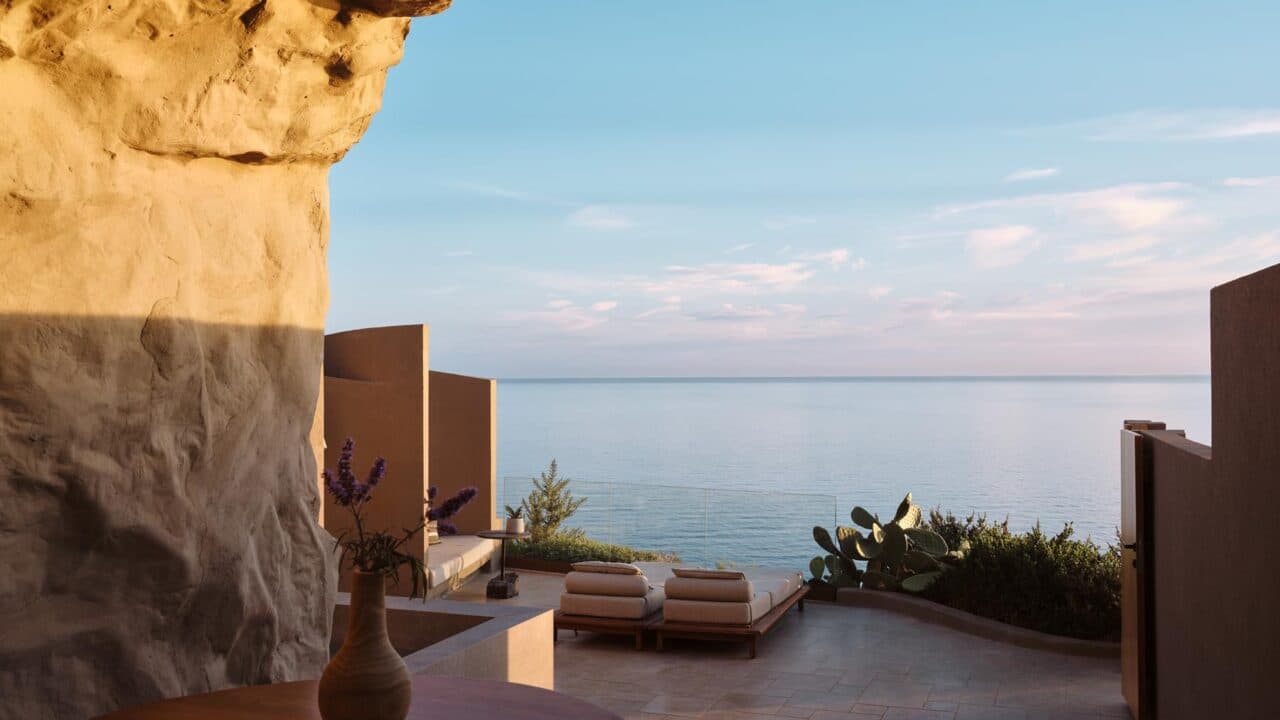 Acro Suites