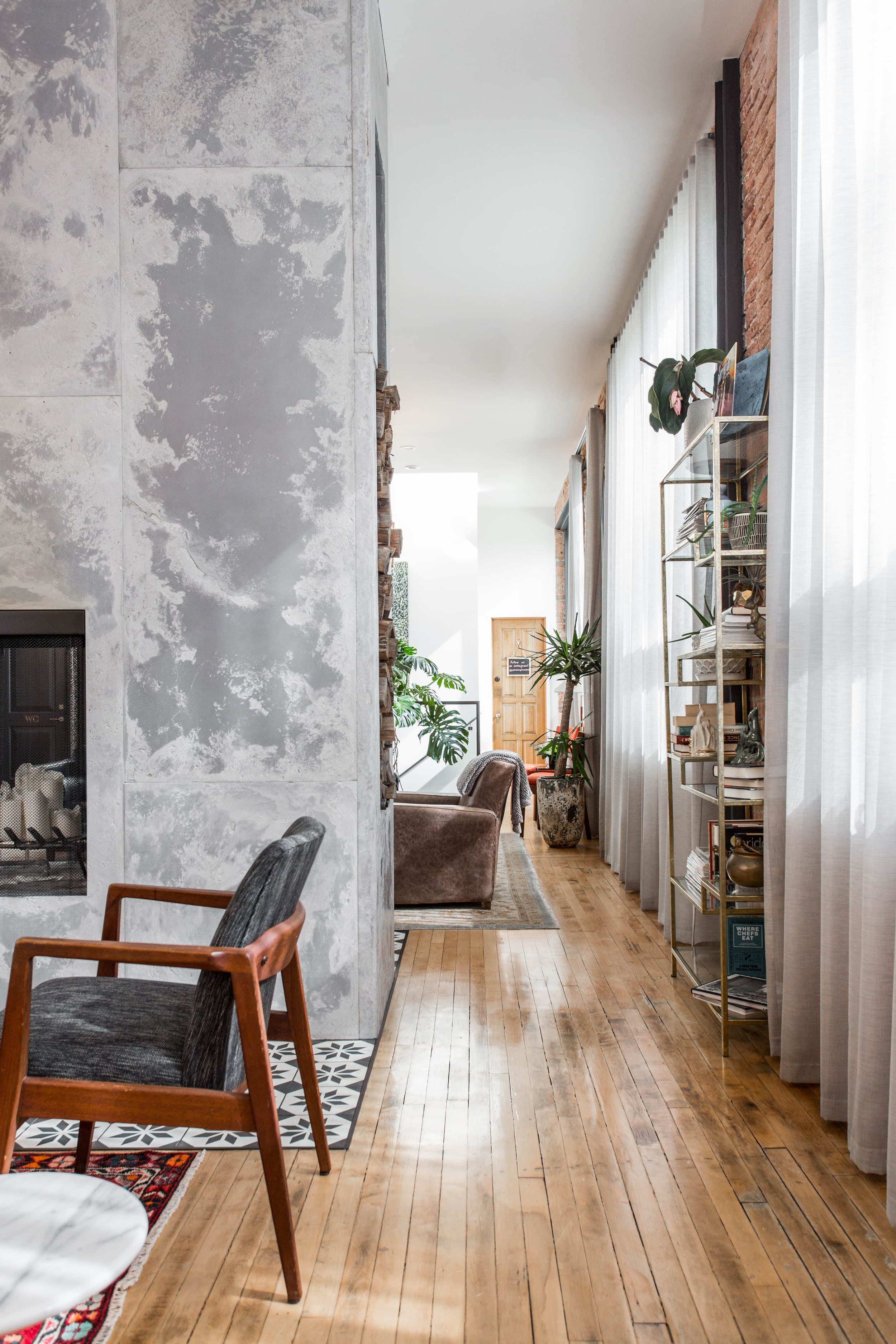 Bellow Room