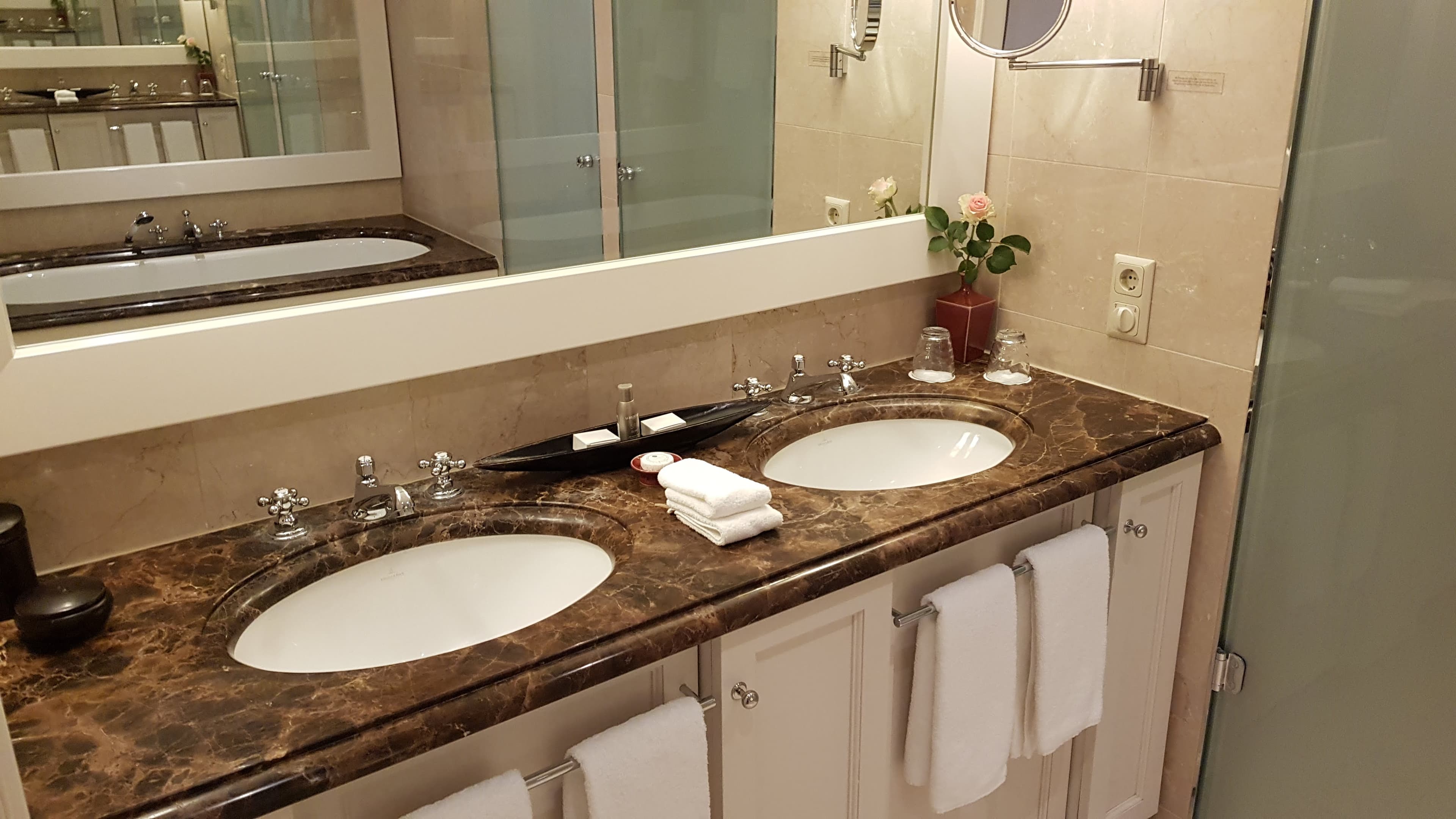 Exclusive Orangerie Apartment
