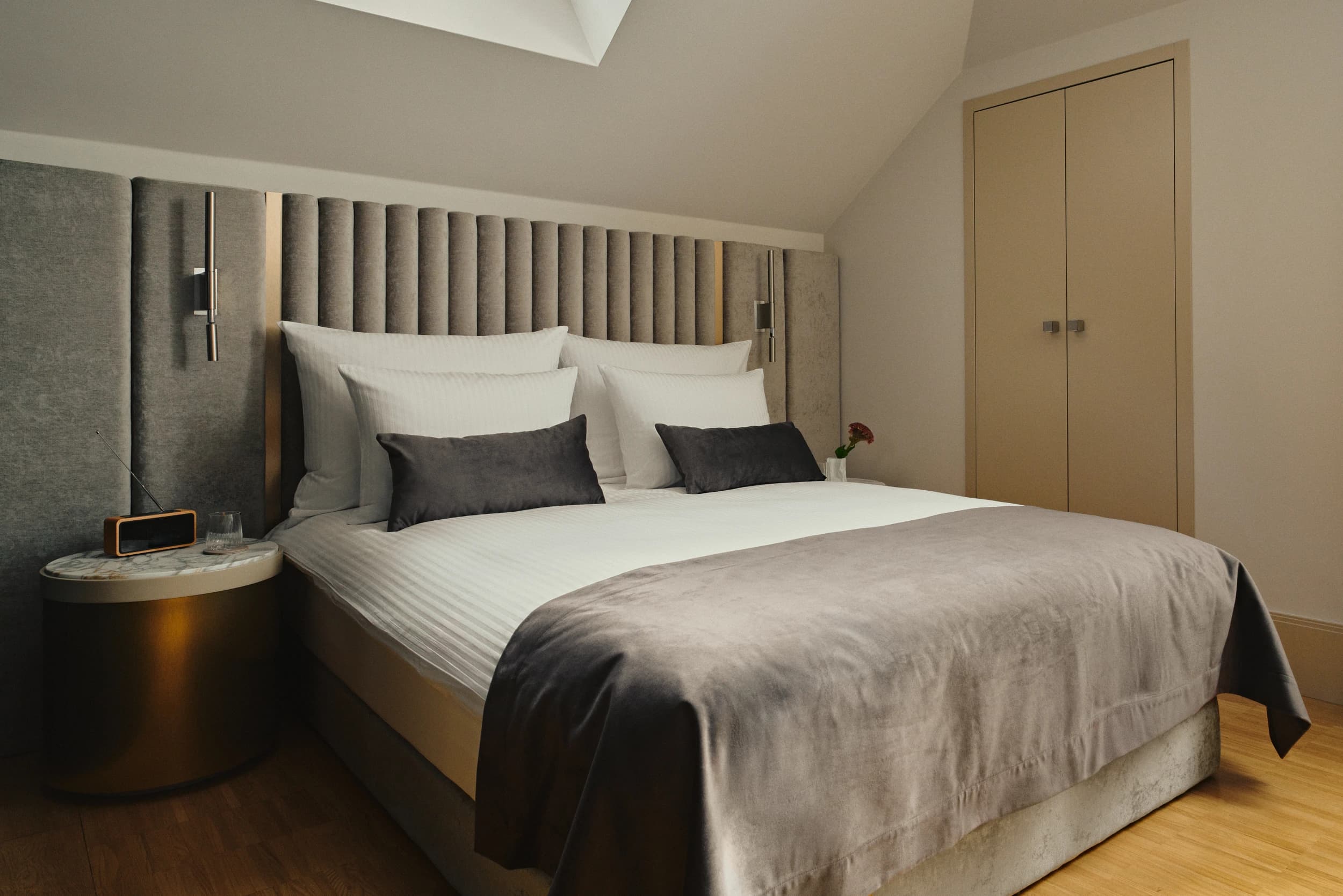 Petit Room