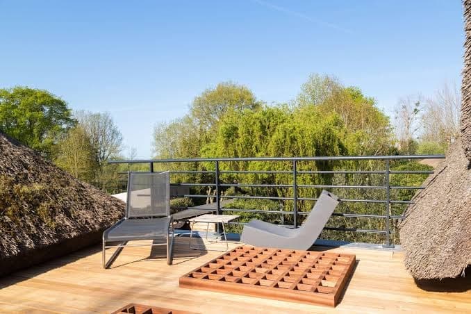 Suite on Stilts (Pilotis)
